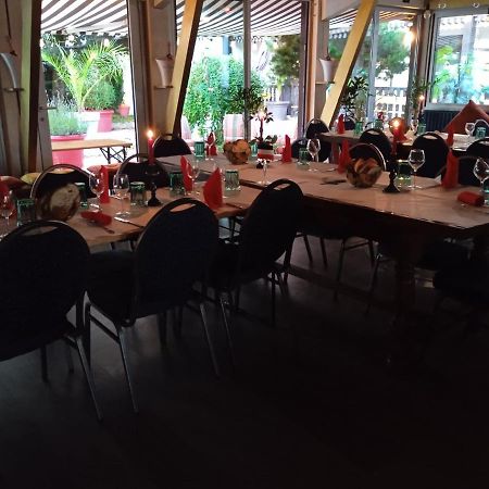 Hotel Restaurant Le Chanel Villieu Экстерьер фото