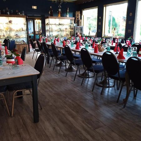 Hotel Restaurant Le Chanel Villieu Экстерьер фото