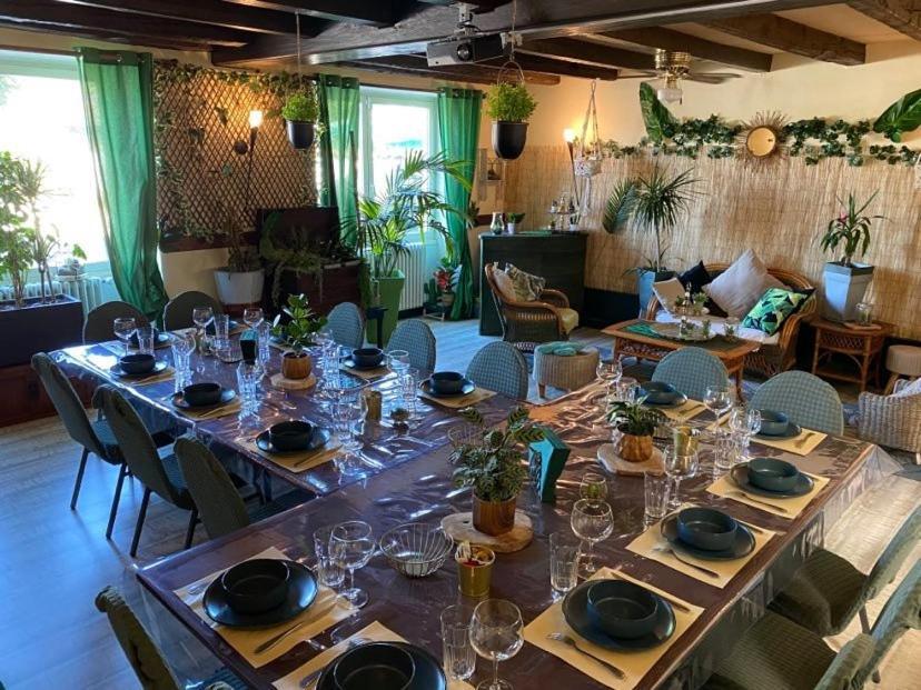 Hotel Restaurant Le Chanel Villieu Экстерьер фото