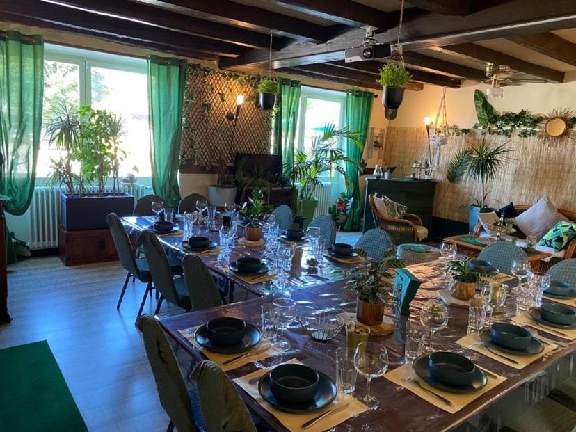 Hotel Restaurant Le Chanel Villieu Экстерьер фото