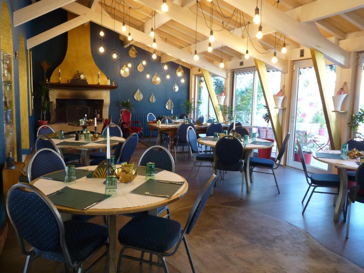 Hotel Restaurant Le Chanel Villieu Экстерьер фото