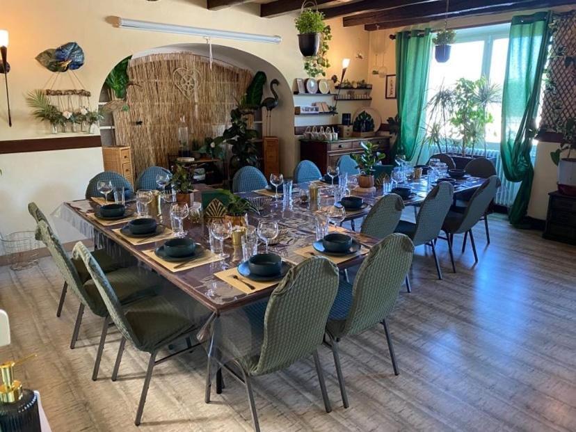 Hotel Restaurant Le Chanel Villieu Экстерьер фото